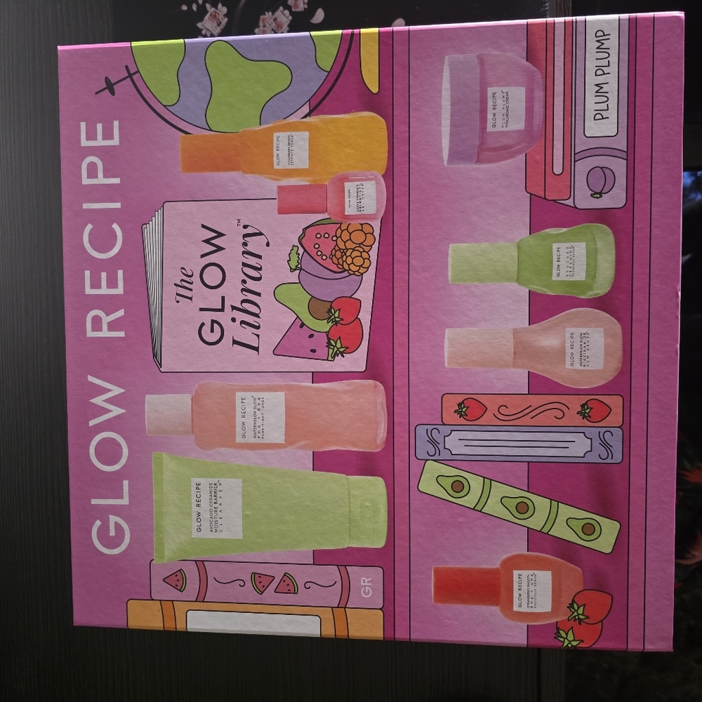 Glow Recipe Makeup Set - Vibrant Multi-Color Collection Holiday 2024 - Picture 2 of 4